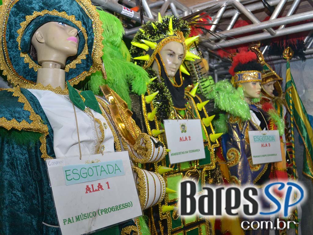 Mr Catra se apresentou no ensaio da Mancha Verde para o Carnaval 2013 Mr Catra se apresentou no ensaio da Mancha Verde para o Carnaval 2013